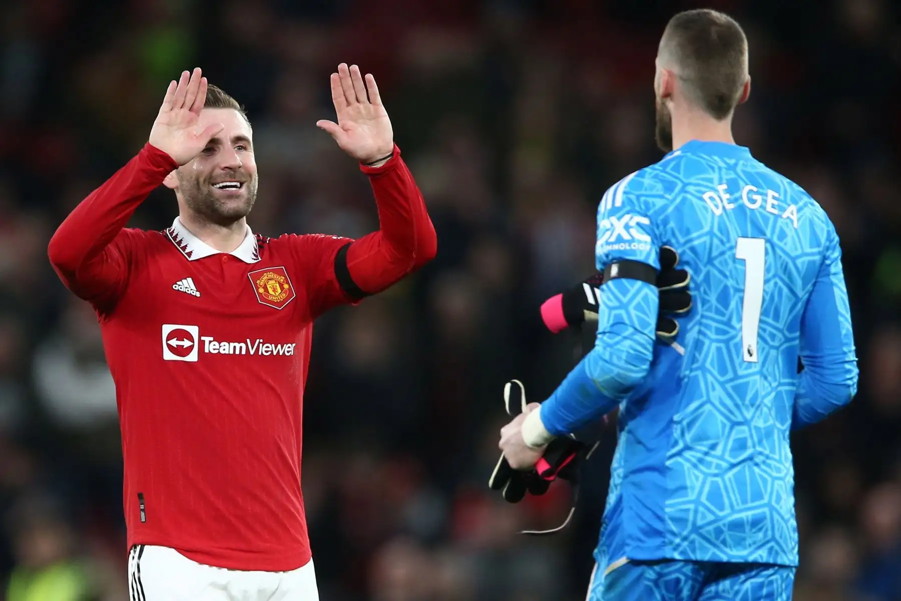 Luke Shaw y el portero David de Gea del Manchester United celebran tras el partido de fútbol de la Premier League inglesa entre el Manchester United y el Crystal Palace en Manchester, Gran Bretaña.
Foto: EFE