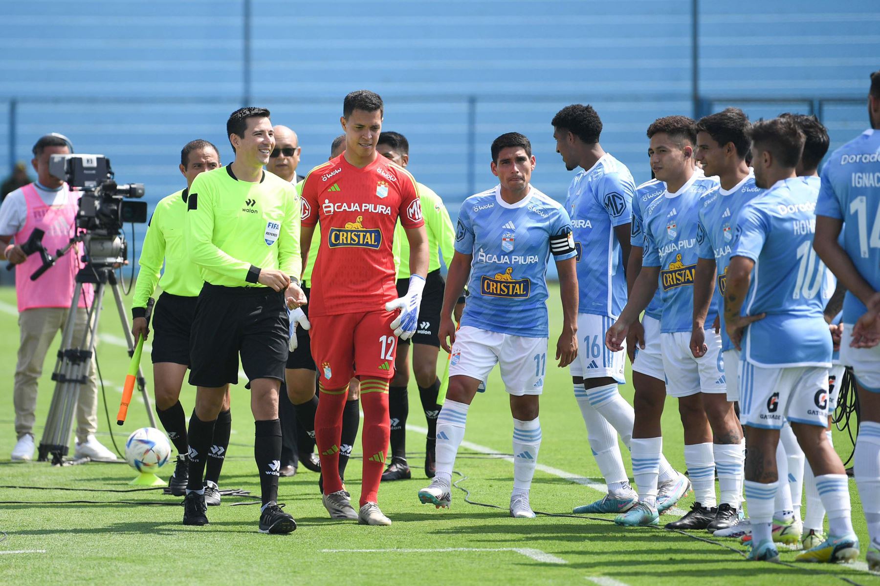 Sporting Cristal gana por ‘walkover’ al club Alianza Lima tras la ausencia del plantel blanquiazul y sumó sus tres primeros puntos  por la fecha 3 de la  Liga 1 Apertura en el estadio Alberto Gallardo.
Foto: Liga 1