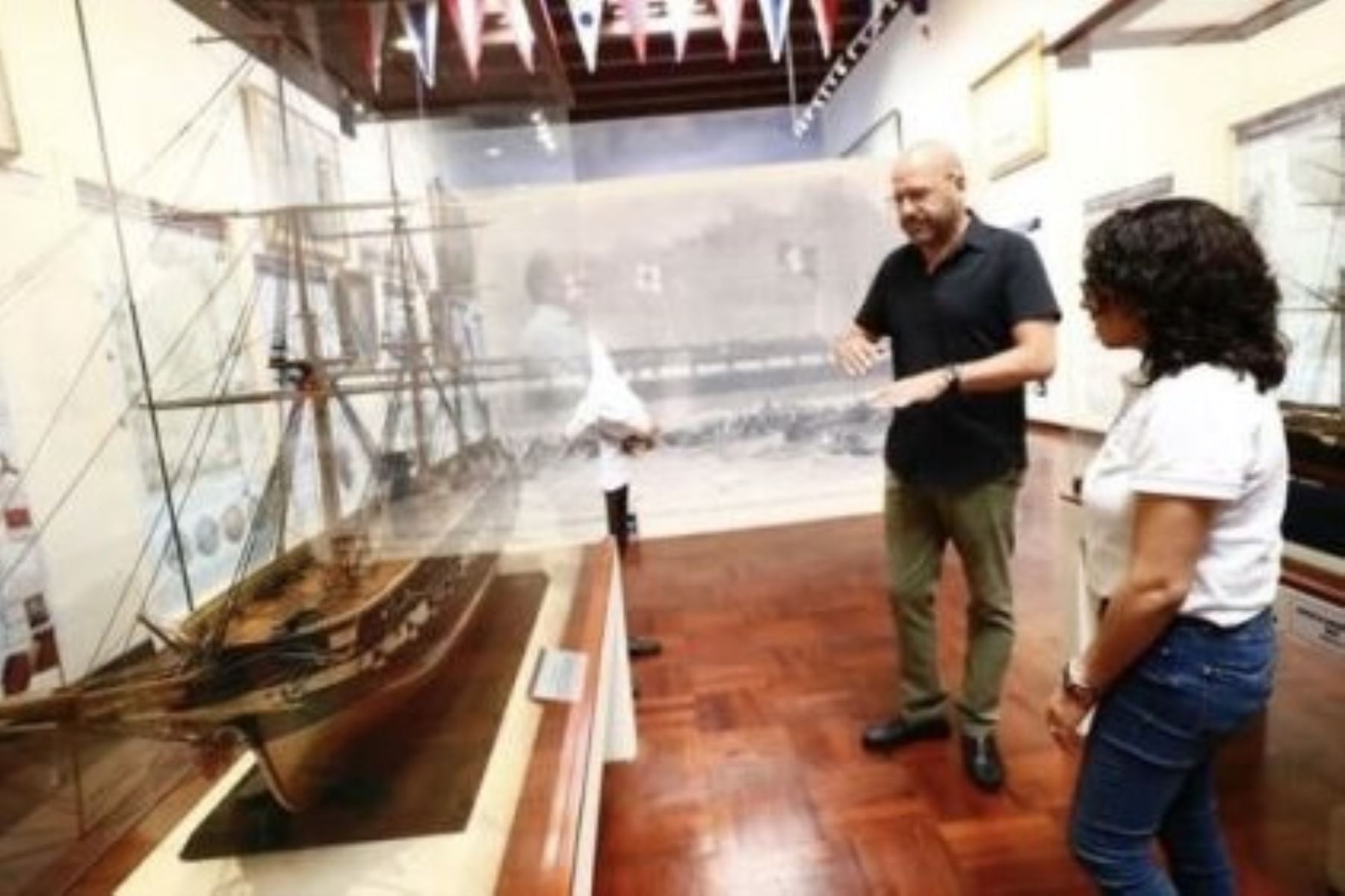 Ministra de Cultura visitó Museo Naval y Huaca Culebras en el Callao.