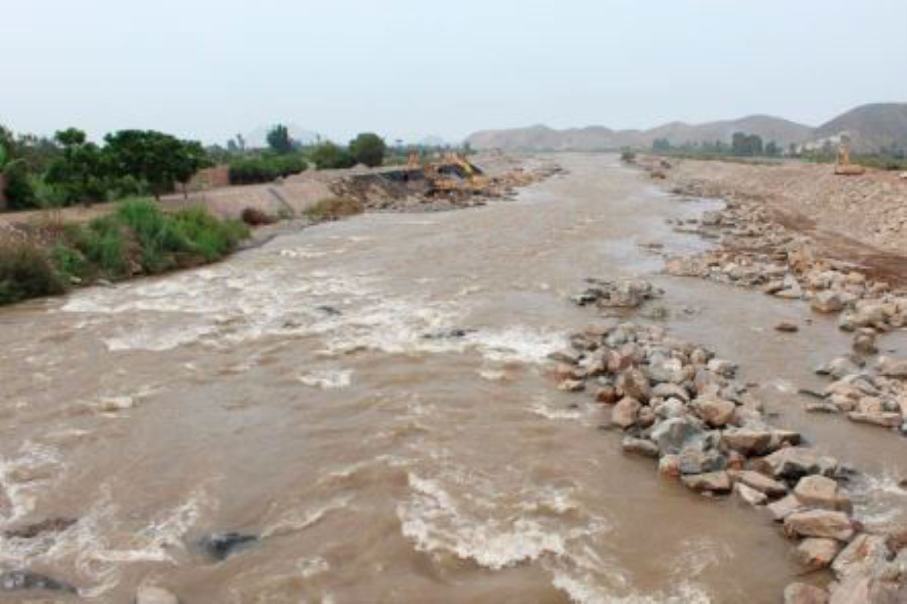 El río Cañete registró esta mañana un peligroso incremento de su caudal debido a las lluvias intensas en la sierra de Lima. Foto: ANDINA/difusión.