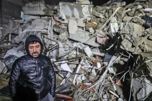 Edificio derrumbado por terremoto en el distrito de Iskenderun de Hatay, en Turquía. Foto: EFE/Archivo