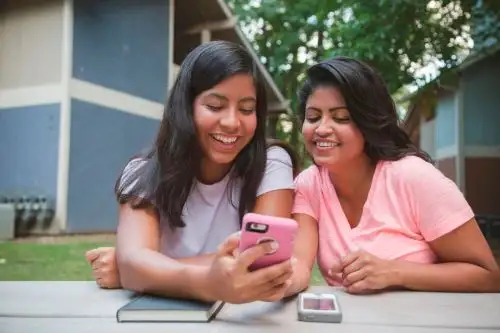 Un estudio estima que el 4% de niñas, niños y adolescentes recibieron un ofrecimiento para tener relaciones sexuales en línea.