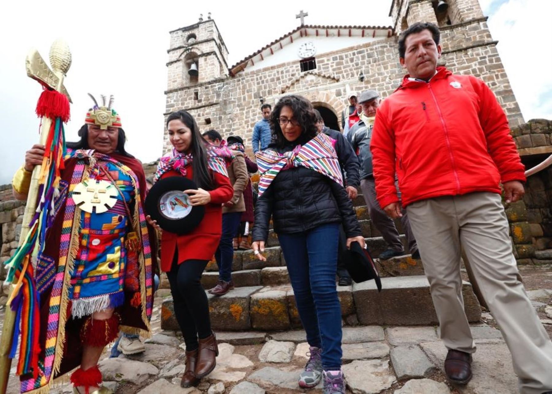 Ministra de Cultura, Leslie Urteaga, cumplió una visita de trabajo en el complejo arqueológico Vilcashuamán, en su tercer día de jornada en la región Ayacucho. ANDINA/Difusión