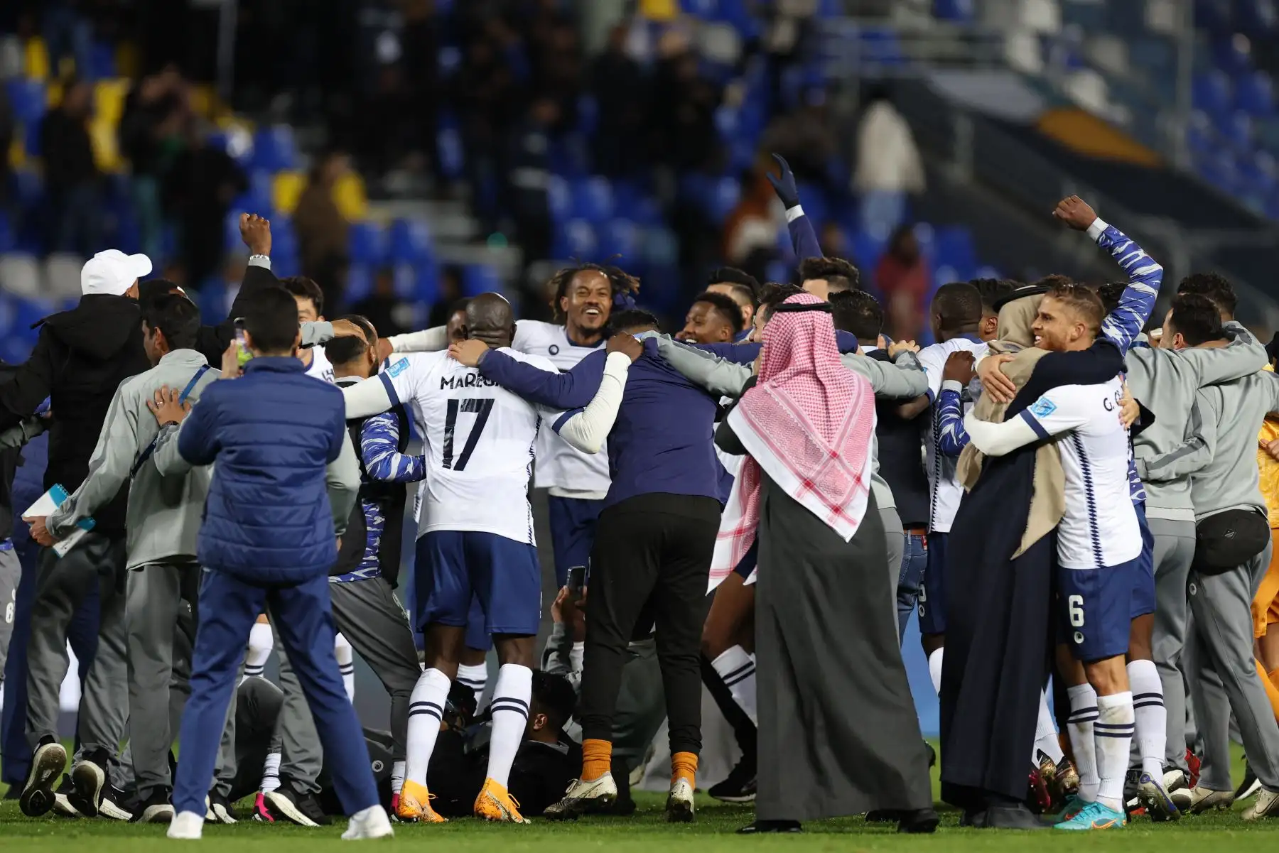 Los jugadores de Hilal celebran su victoria en el partido de fútbol de semifinales de la Copa Mundial de Clubes de la FIFA entre Flamengo de Brasil y Al-Hilal de Arabia Saudita en el estadio Ibn Batouta en Tánger el 7 de febrero de 2023.
Foto: AFP