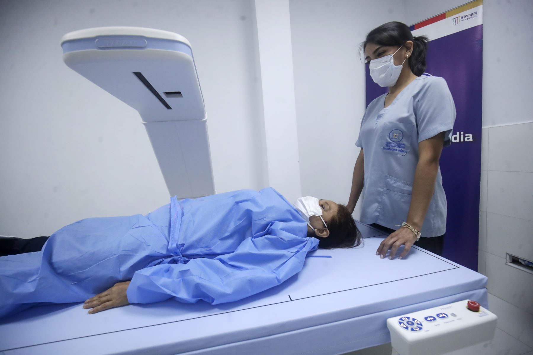 Equipo de densitometría ósea en el hospital Cayetano Heredia, el cual beneficiará a los pacientes de Lima Norte.

Foto: ANDINA/Juan Carlos Guzmán Negrini.