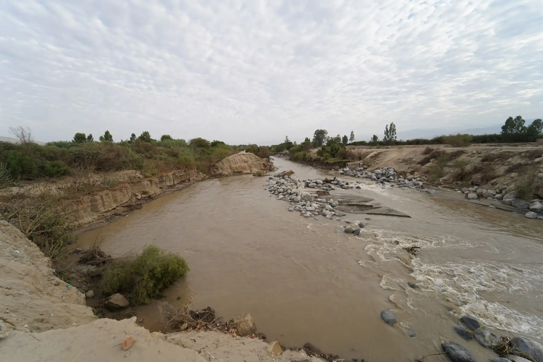 Ejecutarán obras para reforzar las defensas ribereñas del río Ica y prevenir desbordes. Foto: Genry Bautista