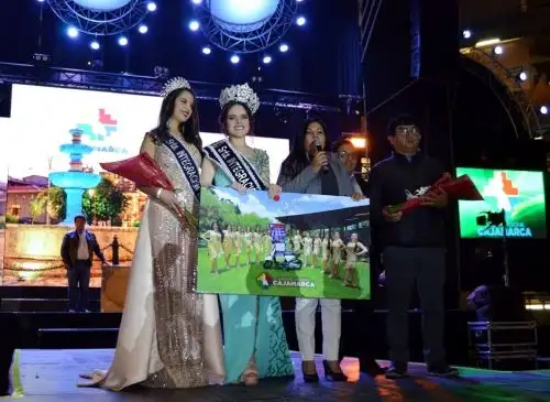 Candidata de la provincia de Santa Cruz, Carmen Fernández Requejo, fue elegida anoche Reina Integración del Carnaval de Cajamarca. Foto: Eduard Lozano.