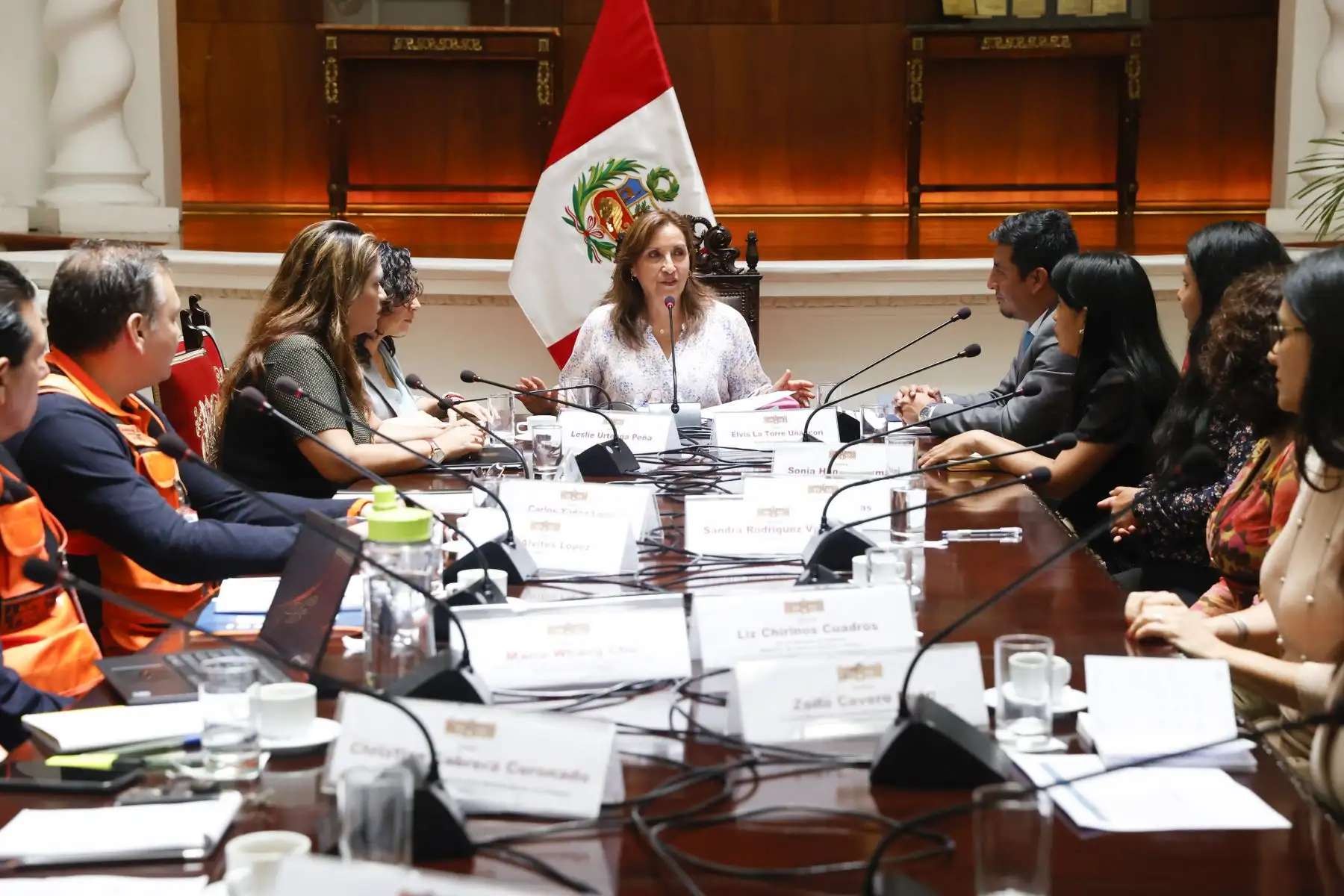 Presidenta Dina Boluarte sostuvo reunión con el alcalde distrital de Machu Picchu. Foto: ANDINA/ Prensa Presidencia