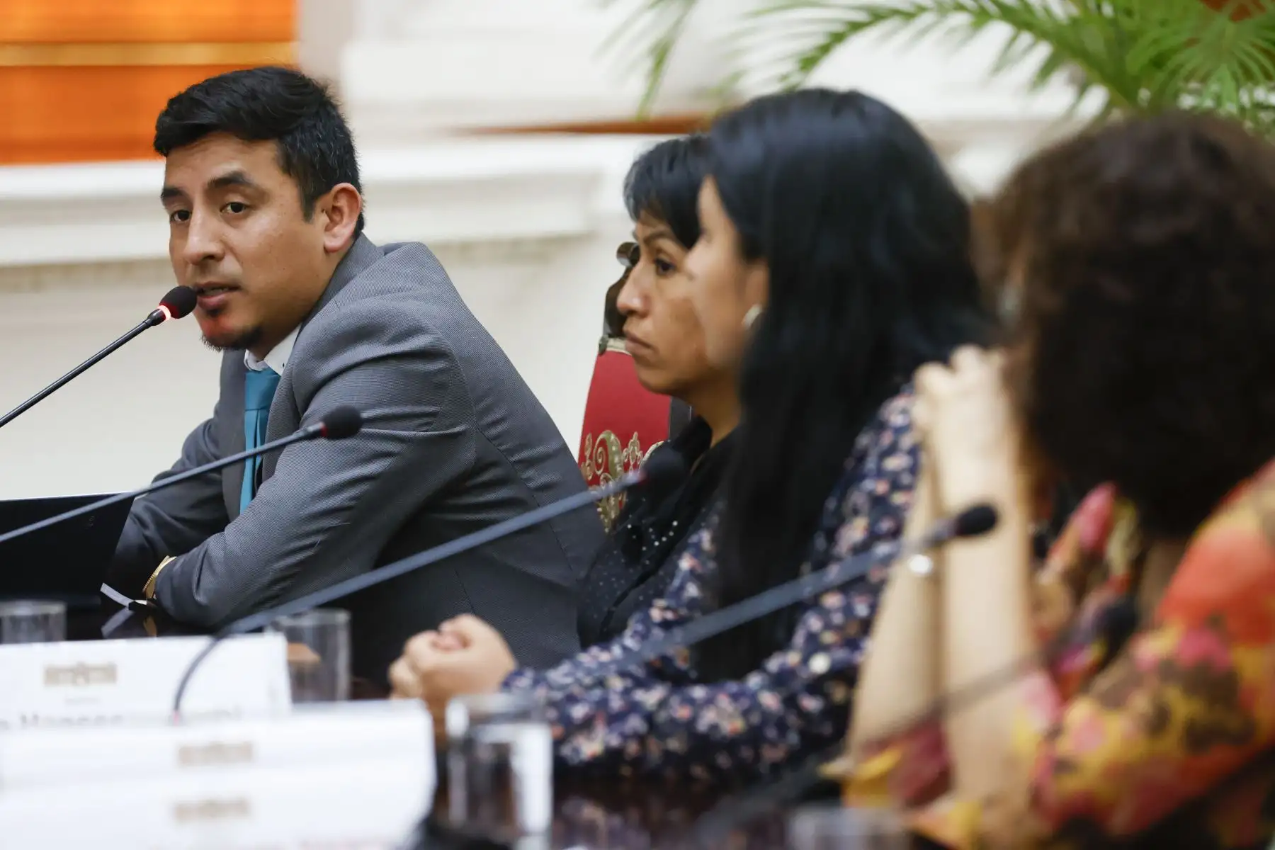 Presidenta Dina Boluarte sostuvo reunión con el alcalde distrital de Machu Picchu. Foto: ANDINA/ Prensa Presidencia