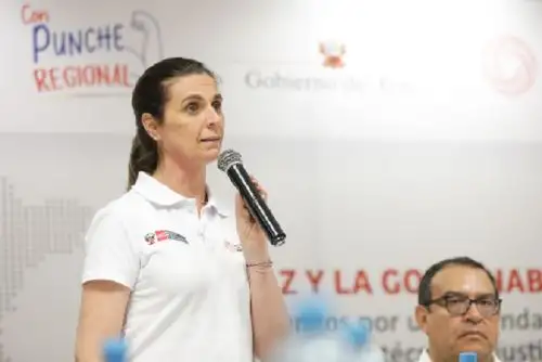 La titular de Vivienda anunció que en Ica su sector puso en marcha la Brigada de Aceleración y Destrabe de Proyectos. Foto: MVCS