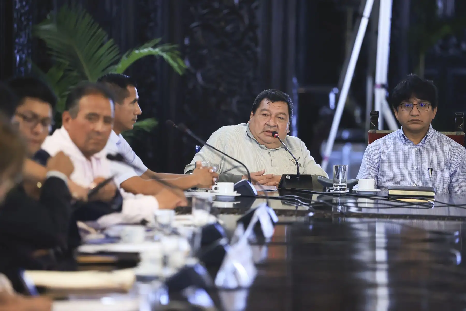 En reuniones sostenidas hoy con más de 30 alcaldes provinciales y distritales de las regiones Junín y Huancavelica, la presidenta Dina Boluarte expresó el compromiso del Gobierno de trabajar articuladamente para la ejecución de sus proyectos en ámbitos como saneamiento básico, educación, salud y agricultura.

Foto:ANDINA/Presidencia Perú