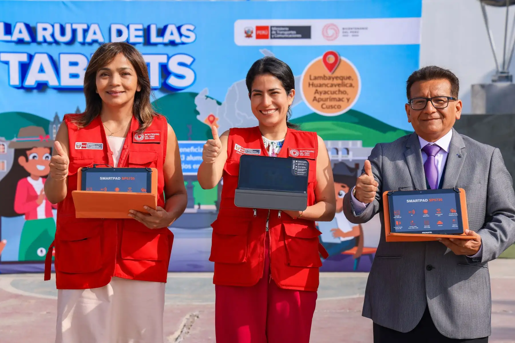 La ministra de Transportes y Comunicaciones, Paola Lazarte, supervisó el envío de 46 367 tablets a cinco regiones del país con el objetivo de contribuir con la conectividad y reducción de la brecha digital en las zonas rurales y de preferente interés social.

Foto:ANDINA/MTC