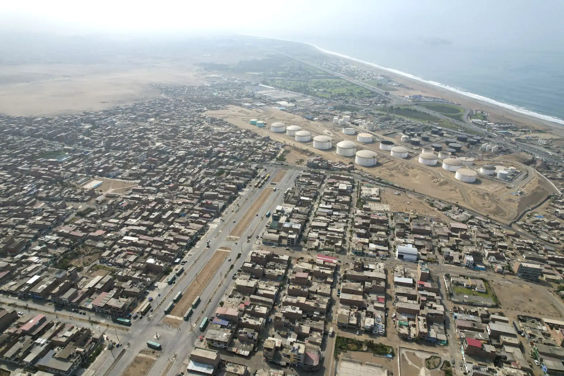 Las construcciones en Lima tienen mayor o menor vulnerabilidad ante los sismos,debido al suelo donde se ubican, advirtió Carlos Zavala, director general del Centro Peruano Japonés de Investigaciones Sísmicas y Mitigación de Desastres (CISMID) de la Universidad Nacional de Ingeniería (UNI). 
Foto:ANDINA/Juan Carlos Guzmán Negrini