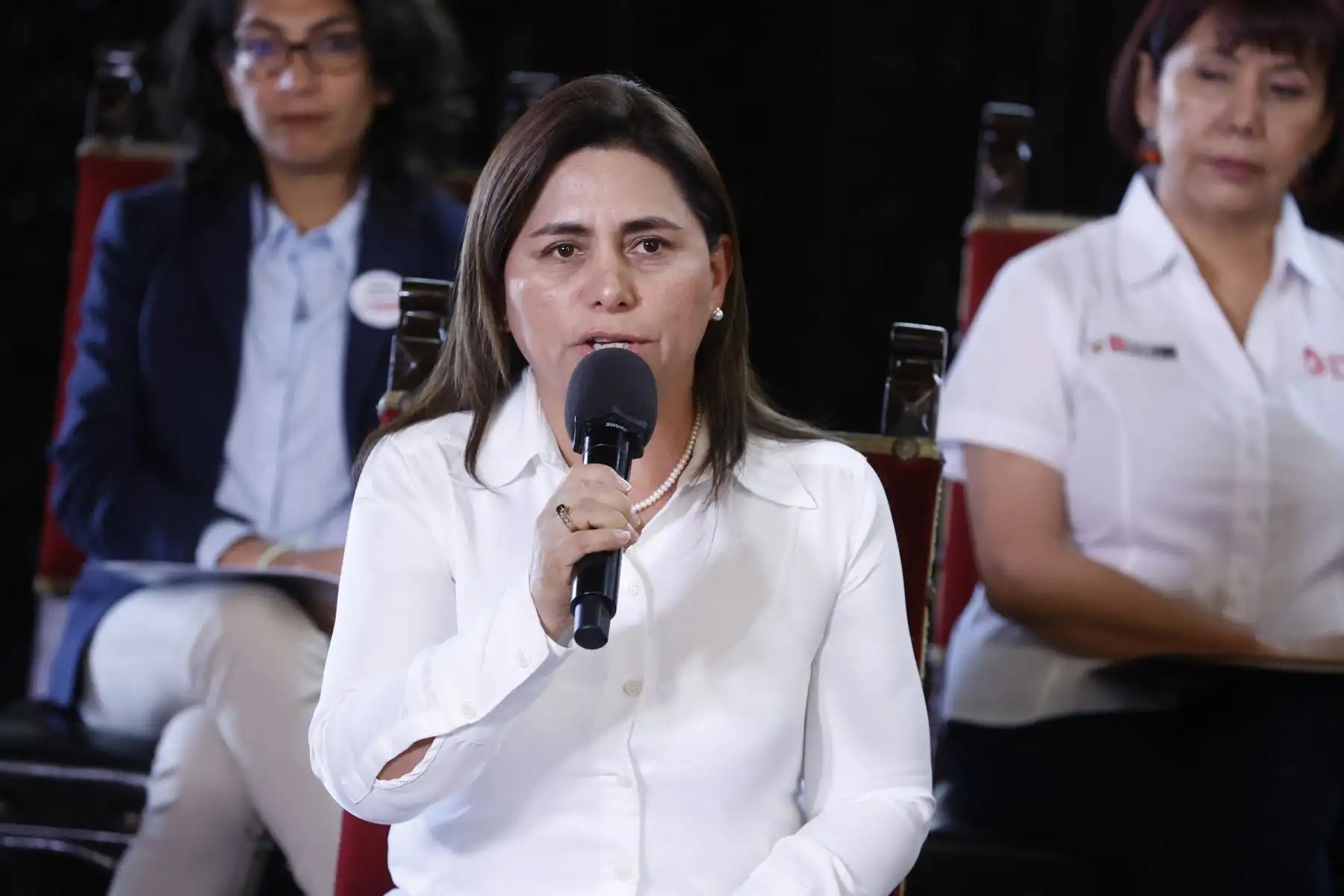 Intervención de la Ministra de Salud, Rosa Gutiérrez Palomino, durante la conferencia de prensa que brindó el gabinete de ministros para dar a dar a conocer los avances de gestión tras más de dos meses al frente del Poder Ejecutivo. 
Foto: ANDINA/Presidencia Perú