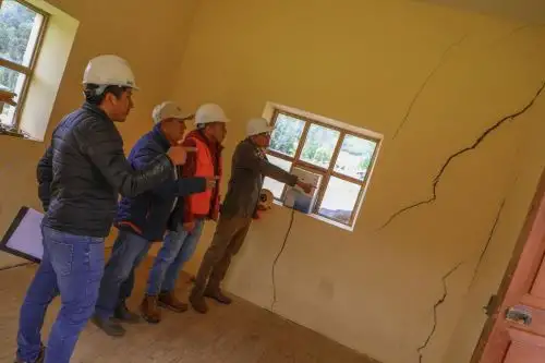 El municipio de Huari constató la presencia de agrietamientos de 80 cm de ancho y 50 cm de profundidad producto de deslizamiento activo. Foto: ANDINA/Difusión