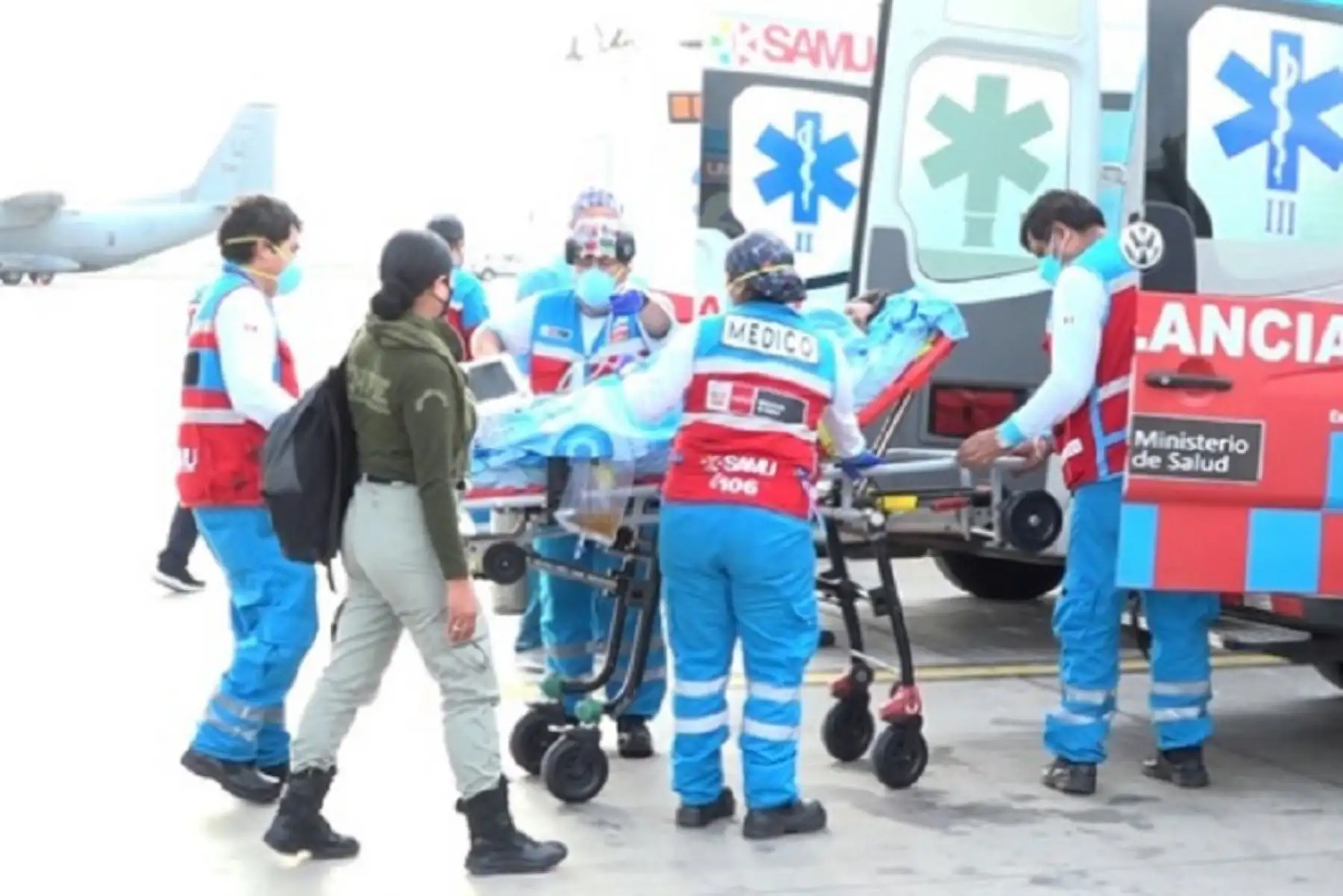 Debido al bloqueo de carretas que impidió las referencias de los pacientes, el Ministerio de Salud (Minsa), a través del Sistema de Atención Móvil de Urgencias (SAMU) en coordinación con diferentes instituciones, logró realizar de manera exitosa el traslado aeromédico de 50 pacientes naturales de Ica, Huánuco, Puno, Cusco, Ayacucho, Pucallpa, Amazonas, Junín, Madre de Dios, Piura, Lambayeque, Áncash y San Martín.