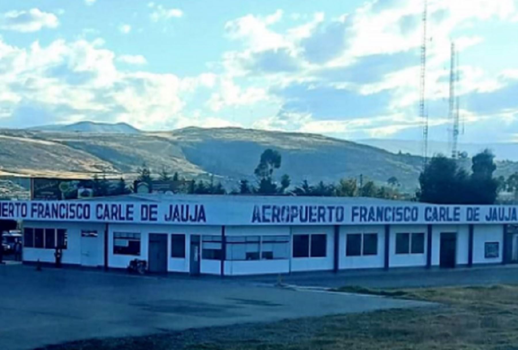 La Corporación Peruana de Aeropuertos y Aviación Comercial S.A. (Corpac) informó que las operaciones aéreas en el aeropuerto Francisco Carlé de Jauja continuarán suspendidas hasta el martes 14 de febrero debido a la necesidad de continuar con los trabajos de mantenimiento en la pista de aterrizaje.