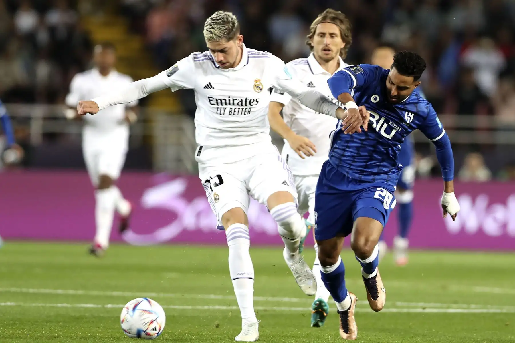 Federico Valverde del Real Madrid en acción contra Mohamed Kanno del Al Hilal durante la final de la Copa Mundial de Clubes de la FIFA entre el Real Madrid y el Al Hilal SFC en Rabat, Marruecos.
Foto: EFE