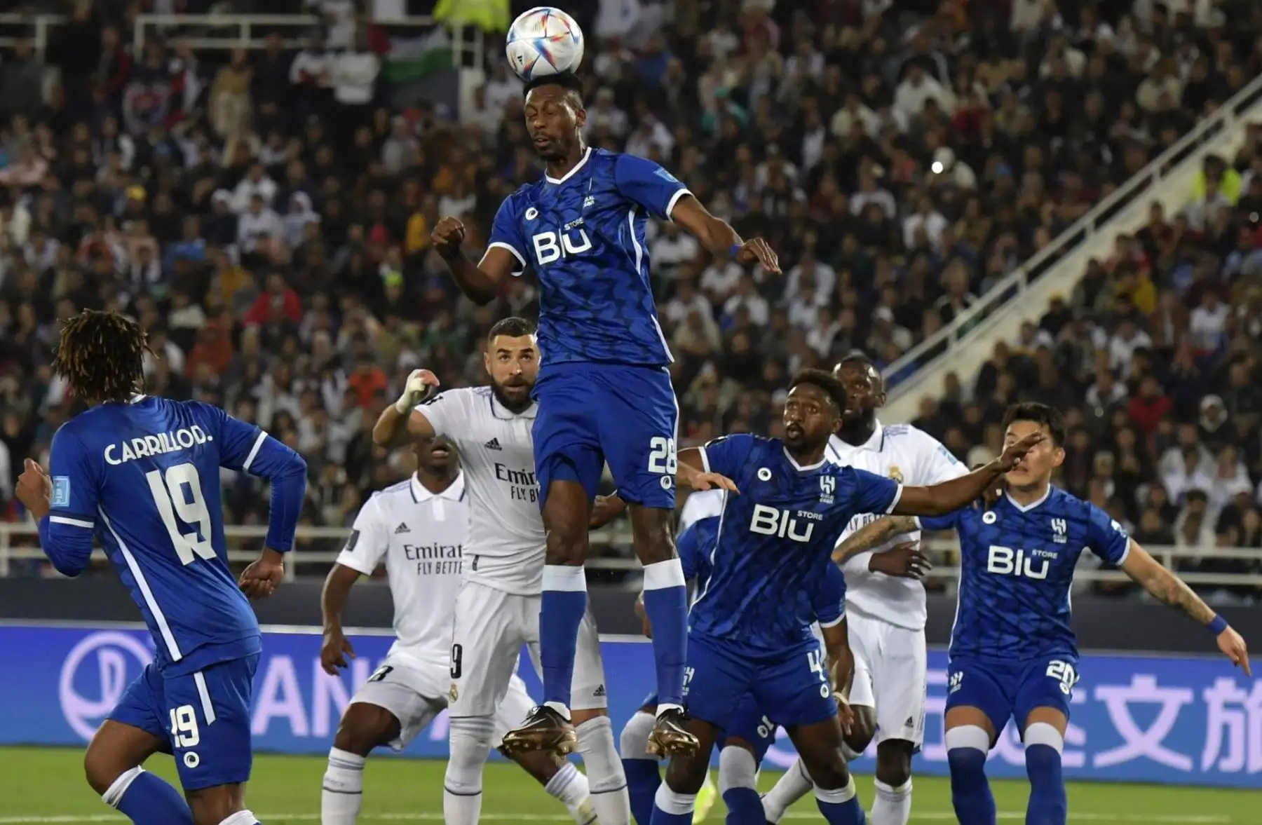 Mohamed Kanno (C) de Al Hilal en acción durante la final de la Copa Mundial de Clubes de la FIFA entre el Real Madrid y el Al Hilal SFC en Rabat, Marruecos, el 11 de febrero de 2023.

Foto: EFE