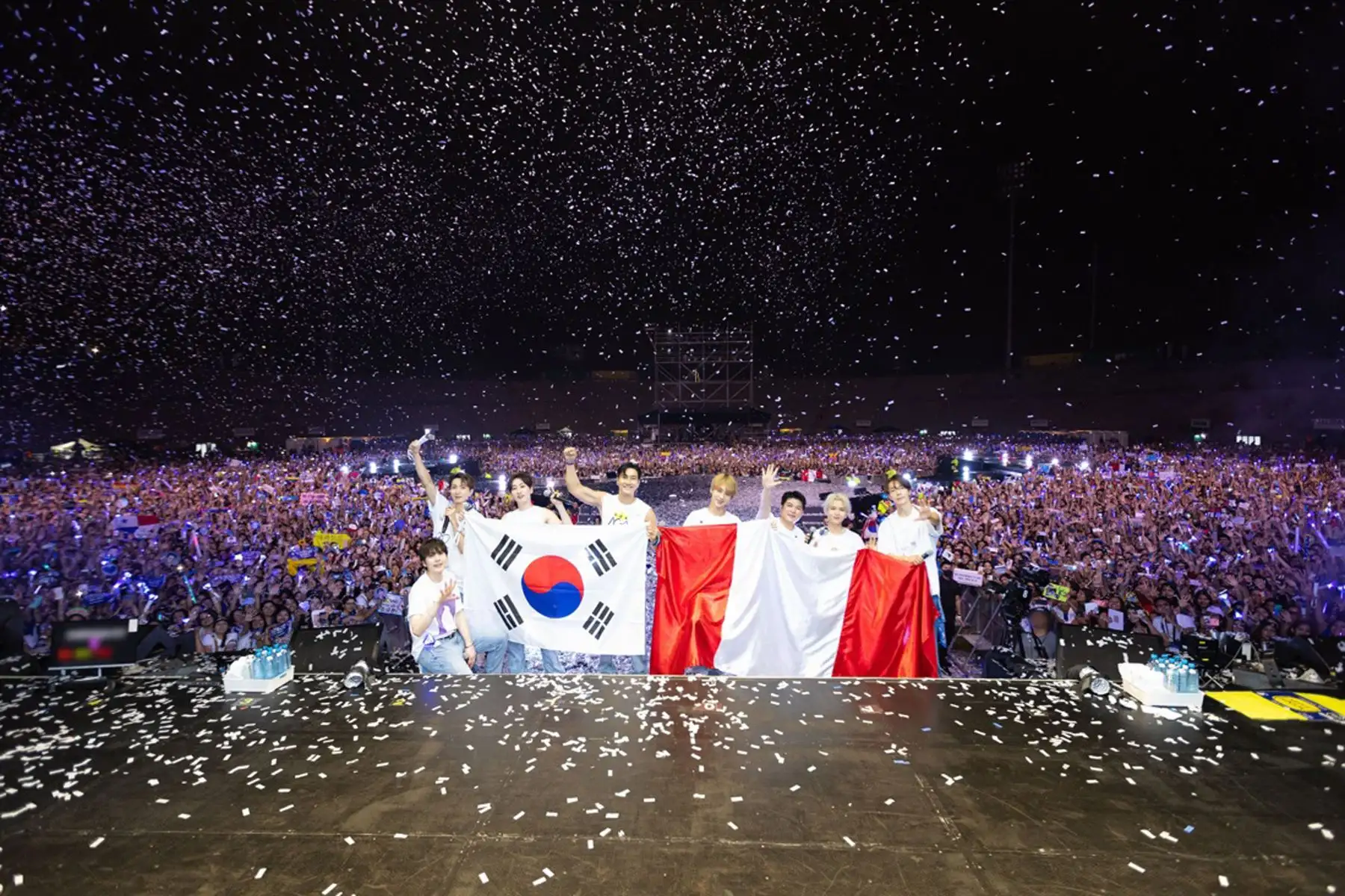 En su gira “Super Show 9: çRoad" hizo vibrar a sus fans, conocidas como ELFs, este último 11 de febrero  en el estadio San Marcos.
Fotos: Super Junior/Twitter
