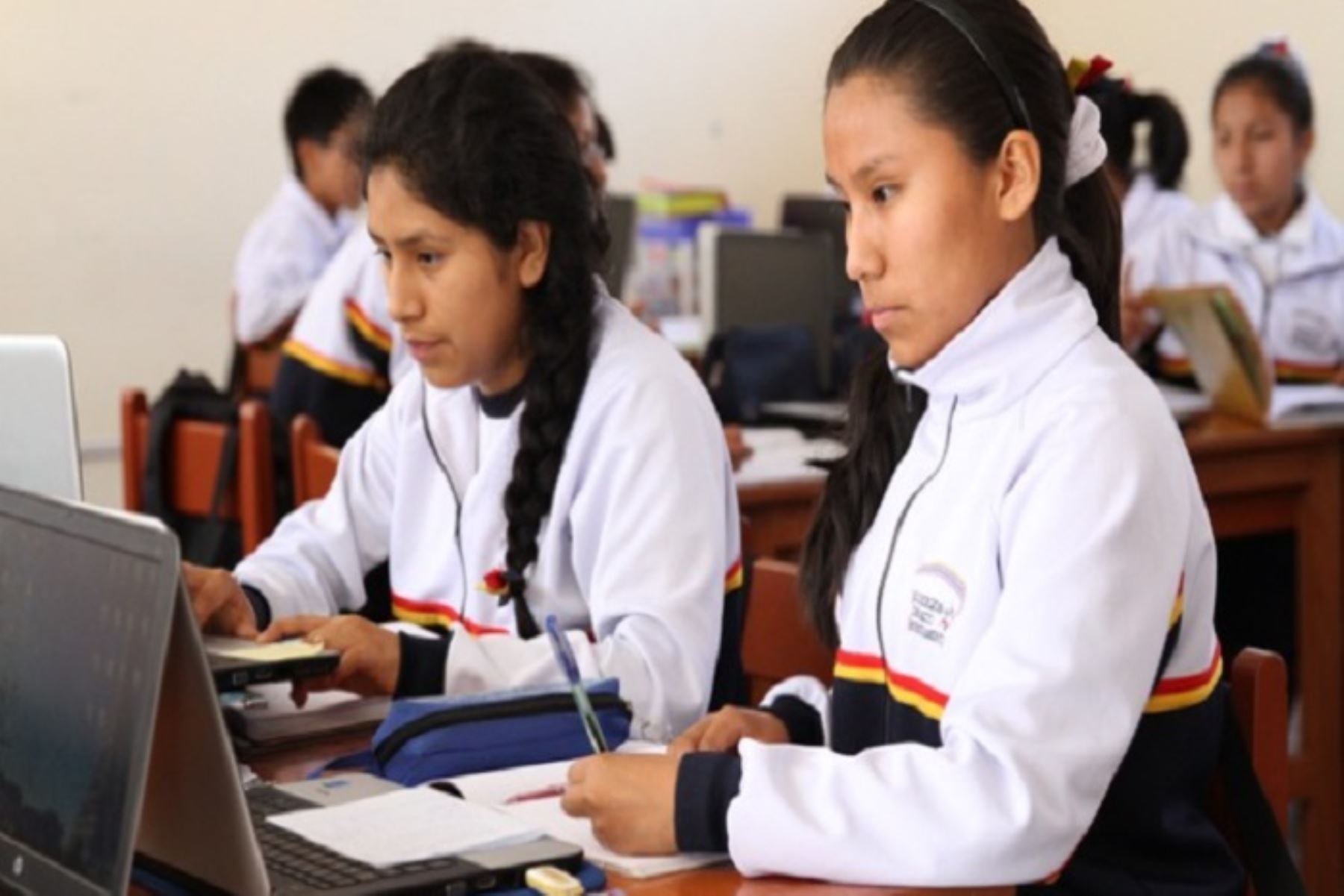 Las clases escolares en Puno siguen planificadas para iniciarse el próximo 13 de marzo, puntualizó el ministro de Educación, Oscar Becerra.