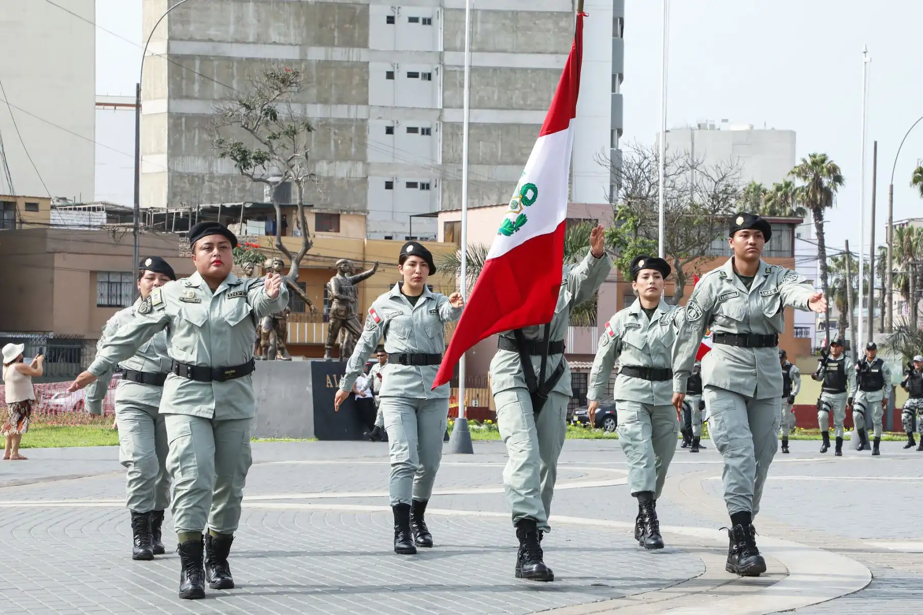 Funcionarios y autoridades del INPE celebran el 43° aniversario del Día del Trabajador Penitenciario. Los  servidores del INPE son quienes velan por la seguridad e impulsan la educación y el trabajo en los penales del país. 
Foto: INPE