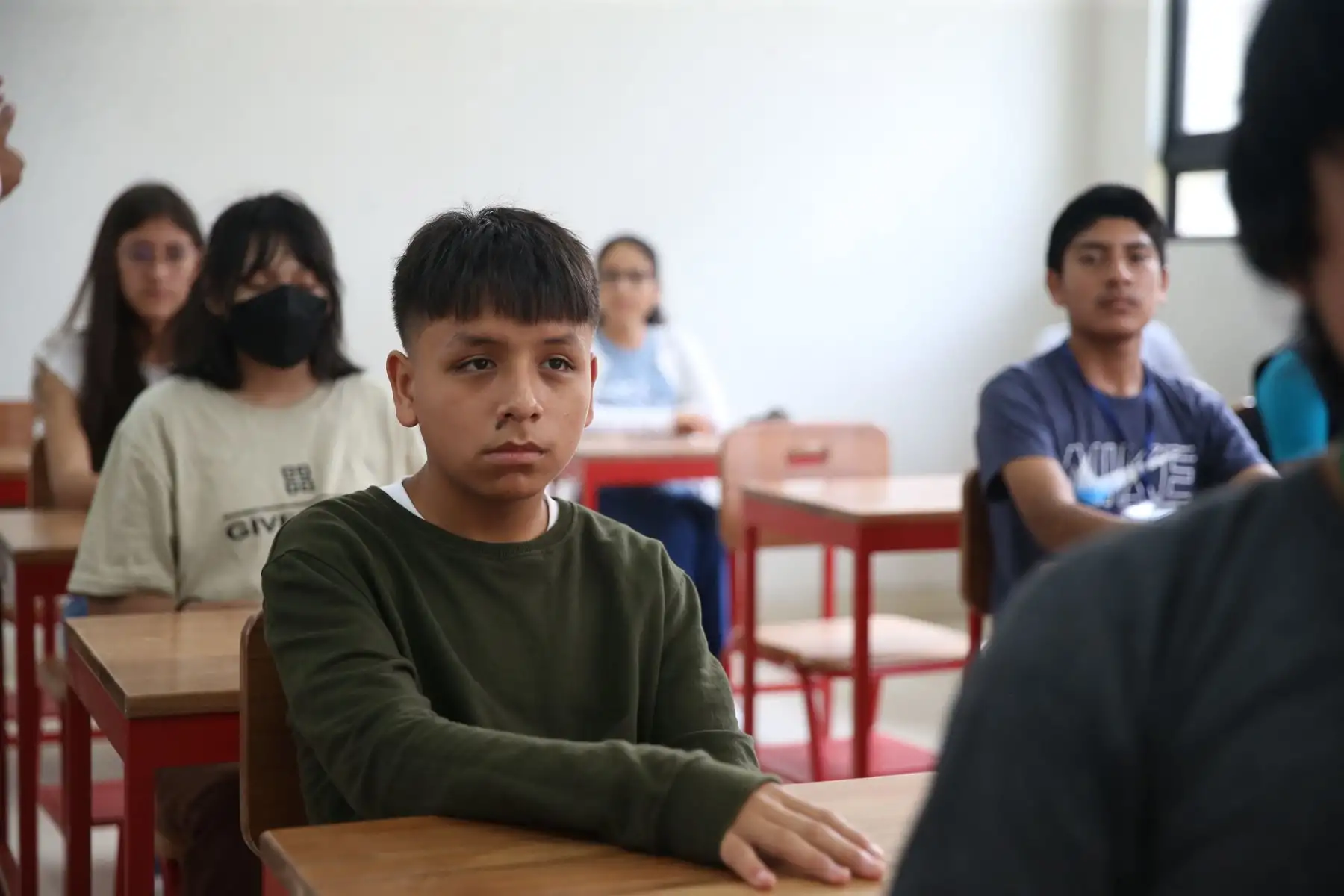 El ministro de Educación, Óscar Becerra, supervisó el inicio de la prueba de conocimientos para ingresar a los Colegios de Alto Rendimiento que se realizó en la IE Mercedes Indacochea ubicado en Barranco.
Foto: Minedu