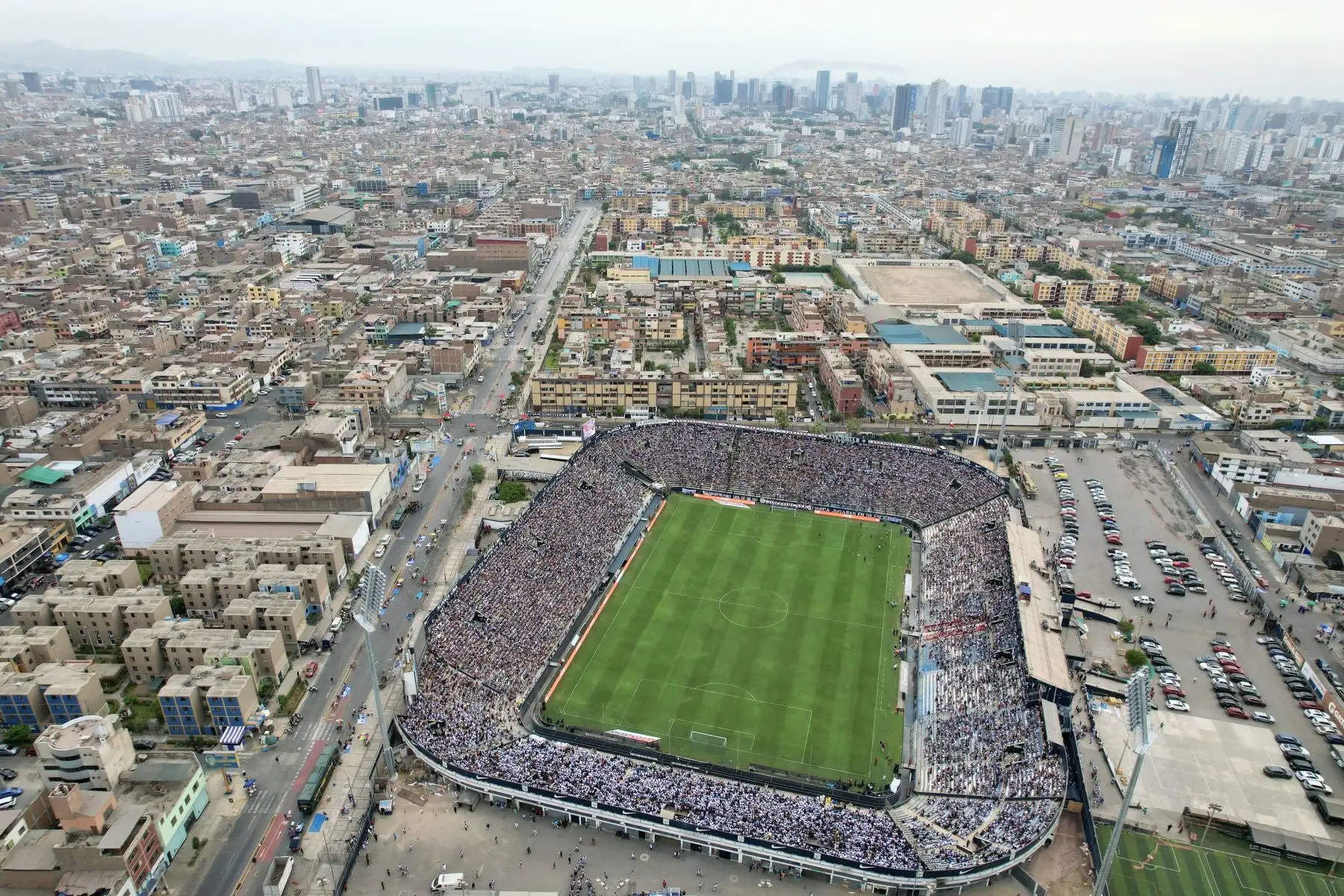 Alianza Lima juega su primer partido por la cuarta fecha de la Liga 1 contra el Sport Boys en  el Estadio Matute.

Foto: ANDINA/Ricardo Cuba