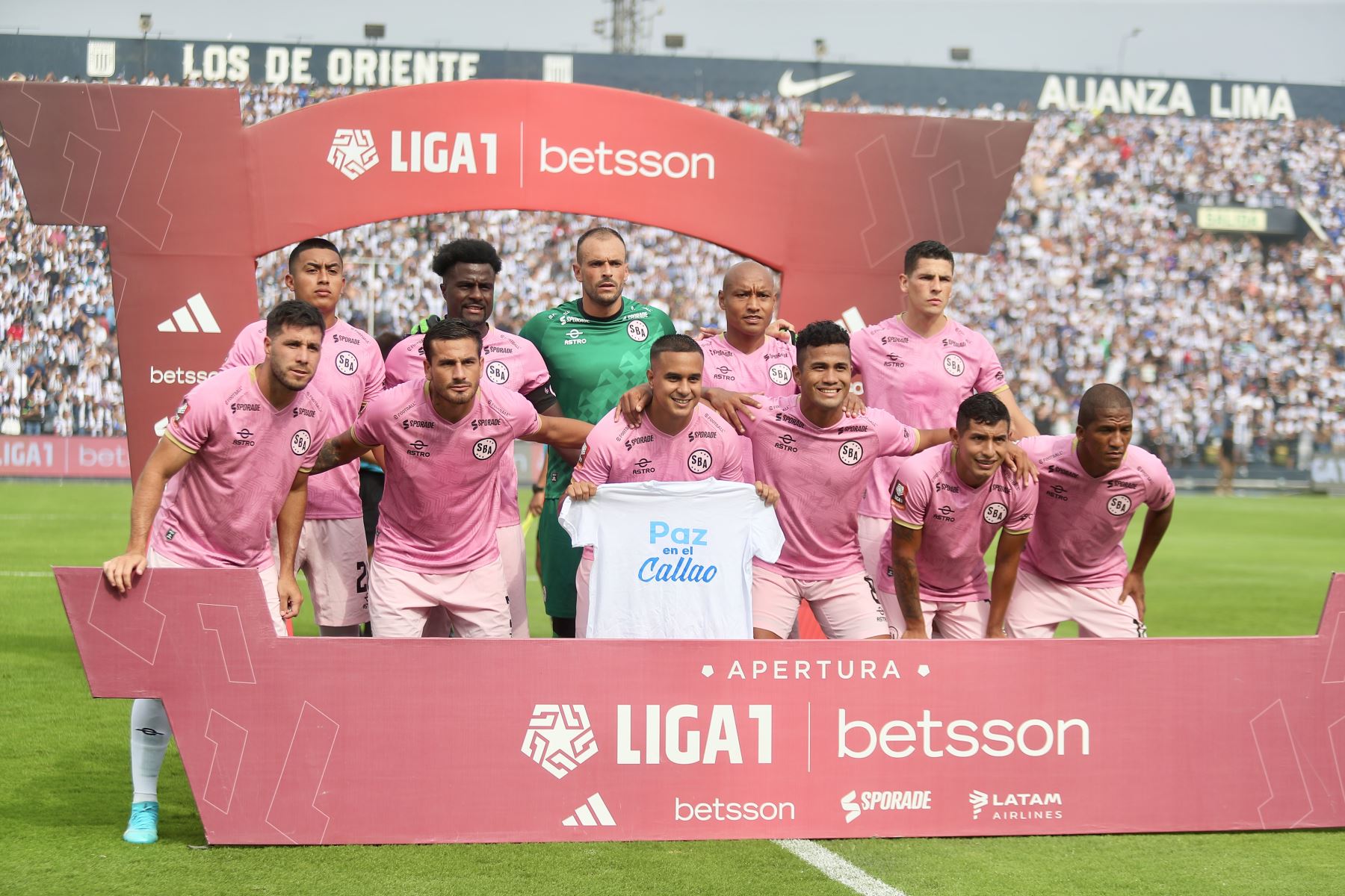 Conjunto rosado del Sport Boys. Foto: ANDINA/Ricardo Cuba.