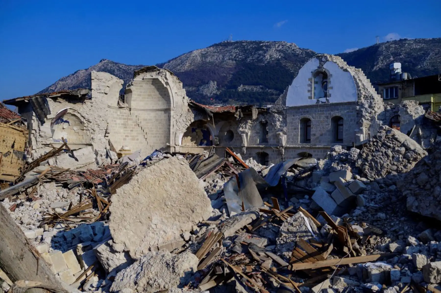 La Iglesia ortodoxa griega destruida de la histórica ciudad sureña de Antakya. Foto: AFP