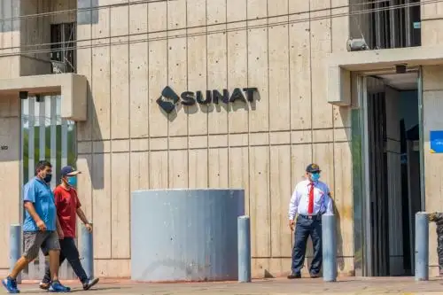 Los sujetos denunciados efectuaban el pago de sus deudas tributarias con cheques sin fondos de otro banco, aprovechando que la acreditación de la disponibilidad del dinero no se realiza de manera inmediata, precisó la Sunat. Cortesía Sunat