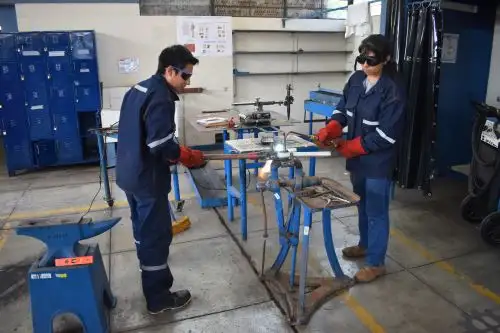 Tharsis es un equipo interdisciplinario conformado principalmente por estudiantes de diversas facultades de la Universidad Nacional de Ingeniería, que representará al Perú en el Human Exploration Rover Challenge (HERC 2023) organizado por la NASA. Foto: Facebook Tharsis