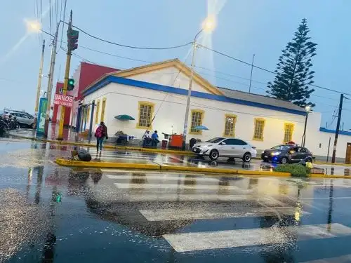 Chimbote soportó anoche y en las primeras horas de hoy martes 14 de febrero una lluvia intensa que inundó calles de esa ciudad. ANDINA/Difusión