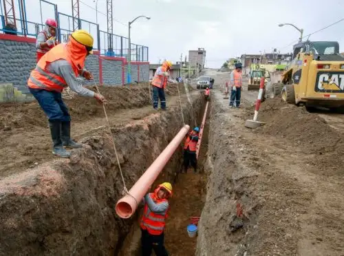 Ministerio de Vivienda suscribió el contrato para ejecutar la tercera etapa del proyecto de agua potable en Chinchero. La obra beneficiará a más de 5,000 pobladores de ese distrito ubicado en Cusco. ANDINA/Difusión