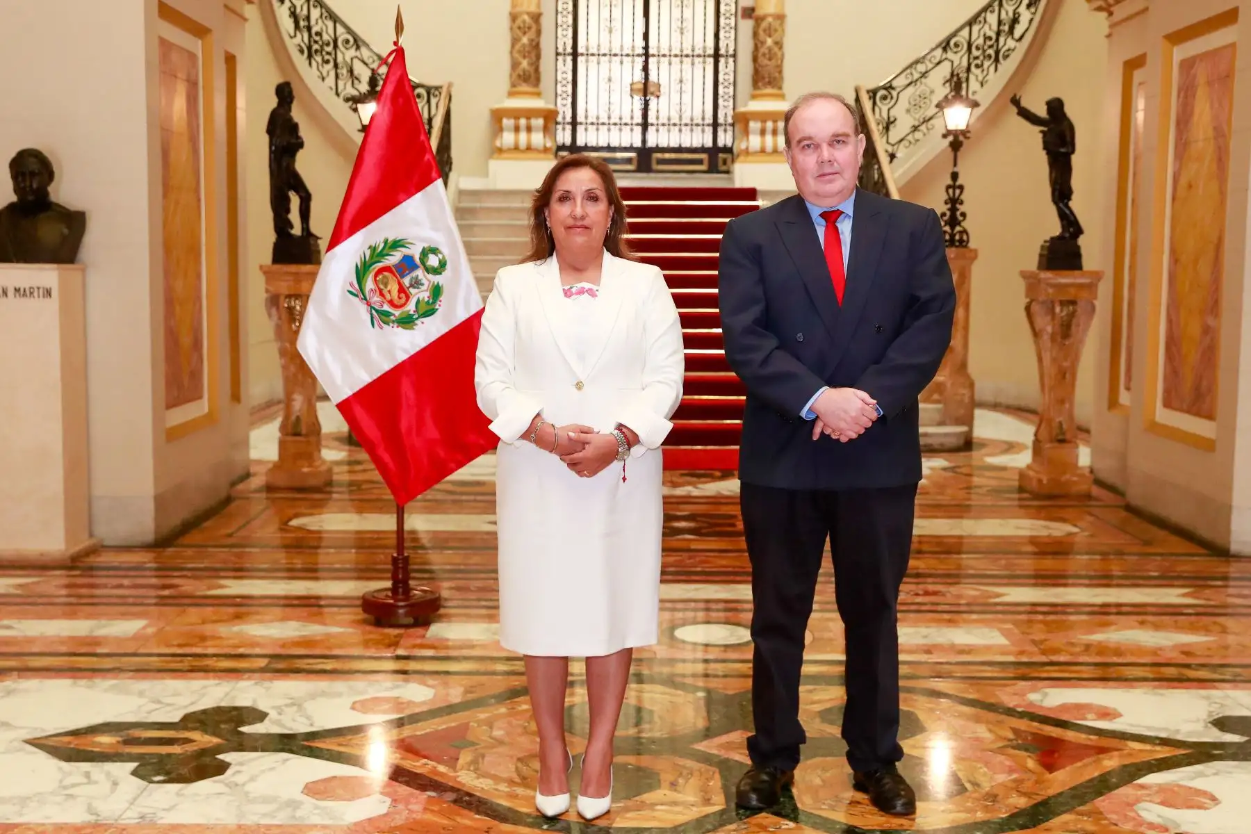 Presidenta Dina Boluarte sostuvo reunión con el alcalde de Lima, Rafael López Aliaga 

Foto: ANDINA/Prensa Presidencia