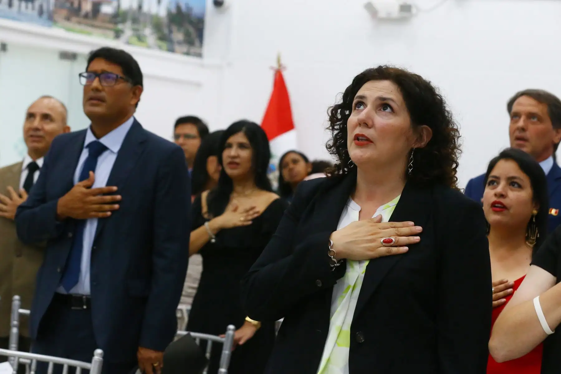 En el “Día del Amor”, quince ciudadanos extranjeros obtienen la nacionalidad peruana por matrimonio. En la imagen, la   argentina Martha Elisa Fortunato, que obtiene la ciudadanía peruana
Foto: ANDINA/Eddy Ramos