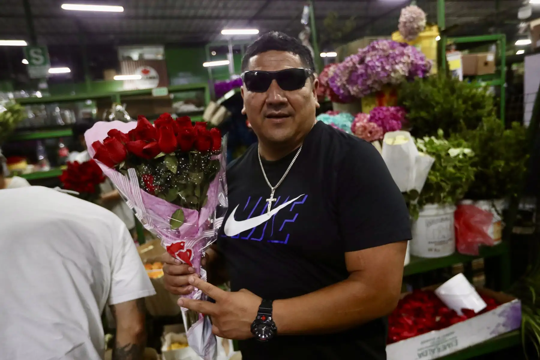 Decenas de limeños salen a comprar flores y globos a  por el día de "San Valentín"
Foto: ANDINA/Ricardo Cuba