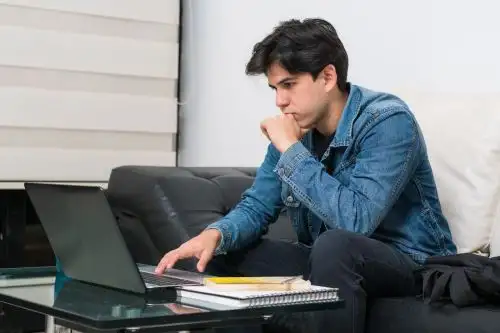 A la fecha, la comisión ya ha declarado fundadas 10 denuncias que cuestionaron las limitaciones horarias impuestas por el Ministerio de Educación, Sunat, Sunafil, OEFA y Osinergmin. Foto: cortesía Indecopi.