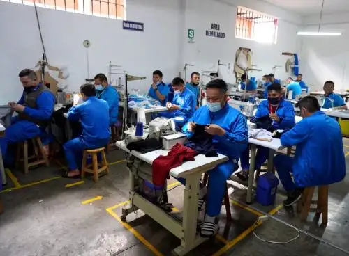 La Gerencia Regional de Trabajo y Promoción del Empleo de La Libertad y el Instituto Nacional Penitenciario promoverán ferias para que los internos vendan sus productos que elaboran en los diversos talleres del penal El Milagro de Trujillo. ANDINA/Difusión