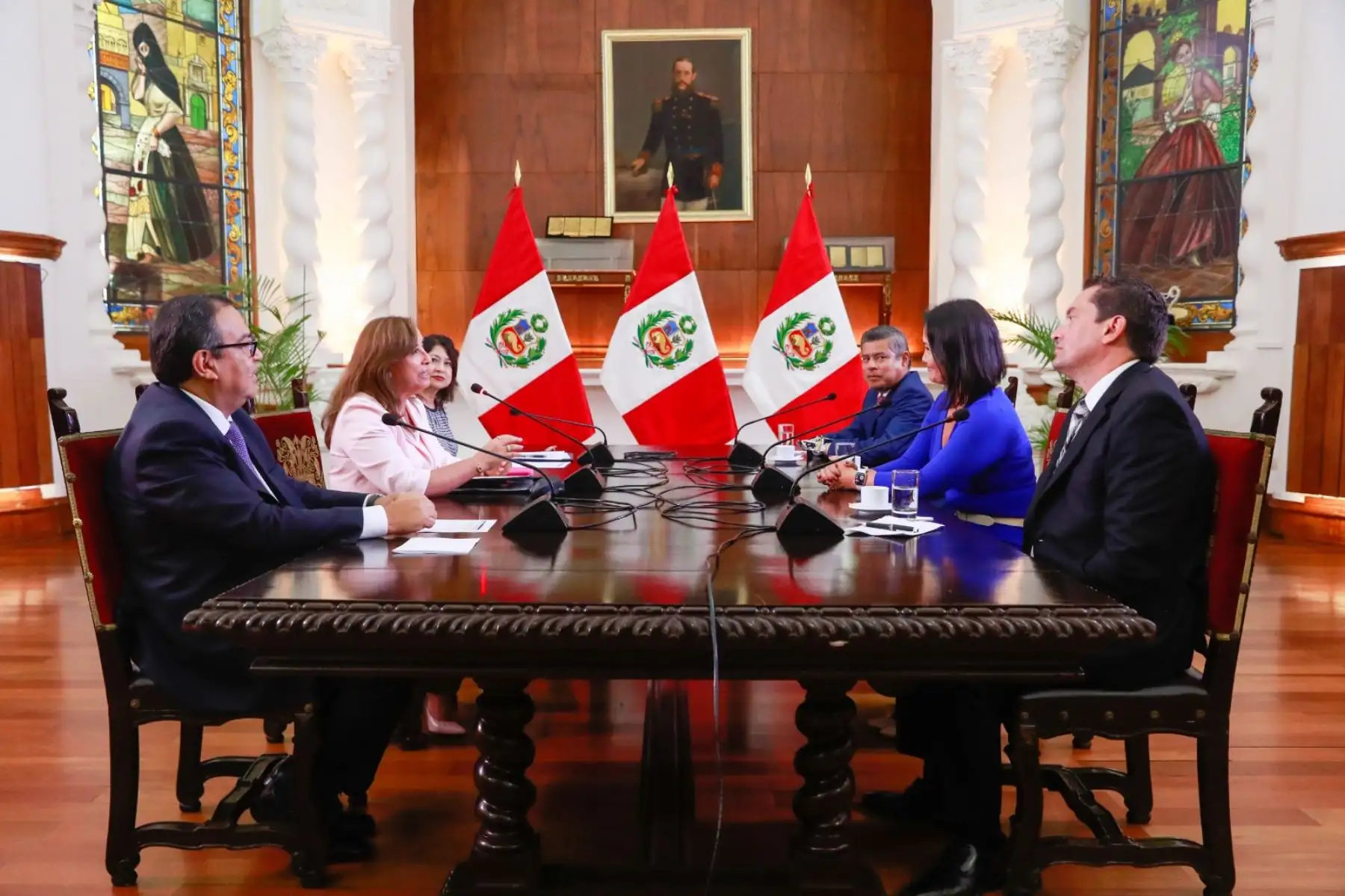 La presidenta de la República, Dina Boluarte, se reúne con la lideresa de Fuerza Popular, Keiko Fujimori, el secretario general Luis Galarreta y por el portavoz Miguel Torres, como parte de la ronda de diálogo con los partidos políticos

Foto: ANDINA/Prensa Presidencia