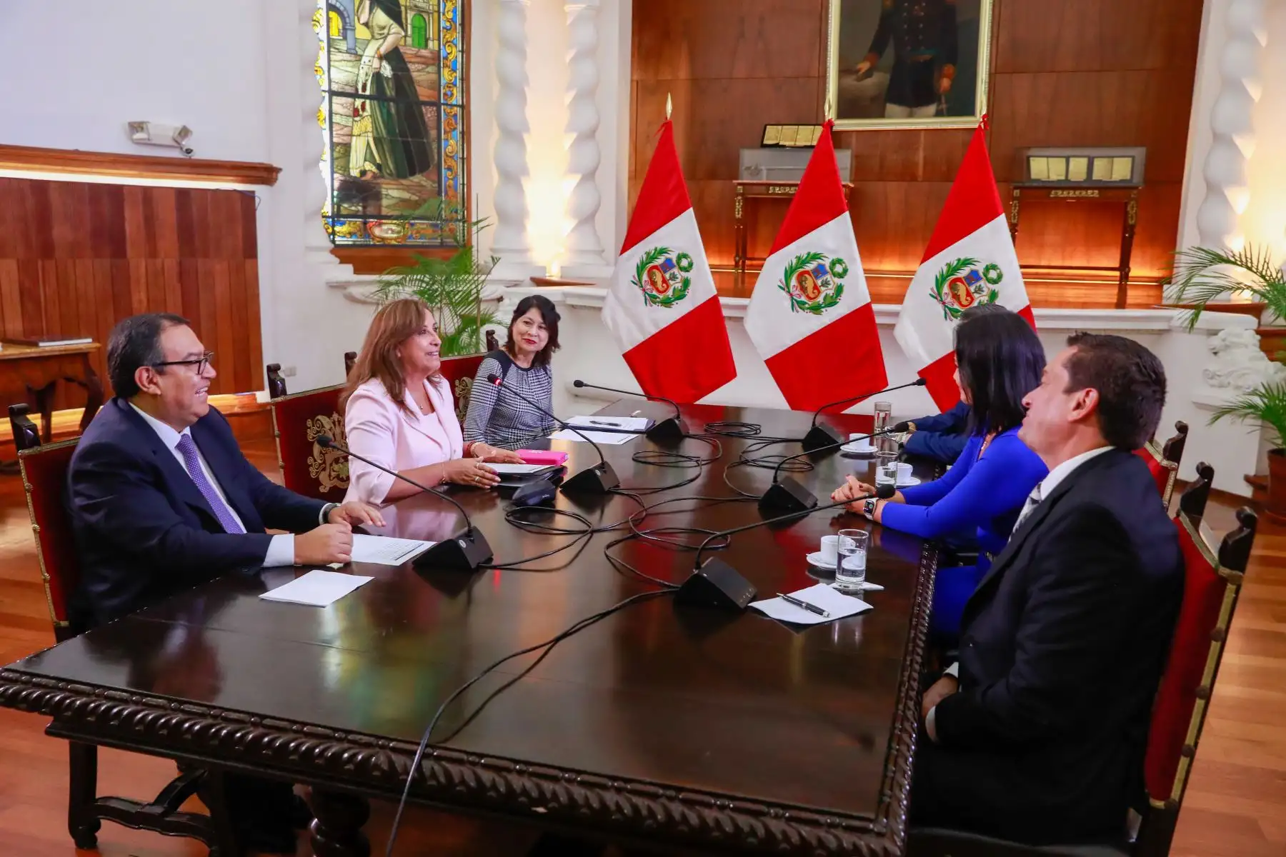 La presidenta de la República, Dina Boluarte, se reúne con la lideresa de Fuerza Popular, Keiko Fujimori, el secretario general Luis Galarreta y por el portavoz Miguel Torres, como parte de la ronda de diálogo con los partidos políticos

Foto: ANDINA/Prensa Presidencia