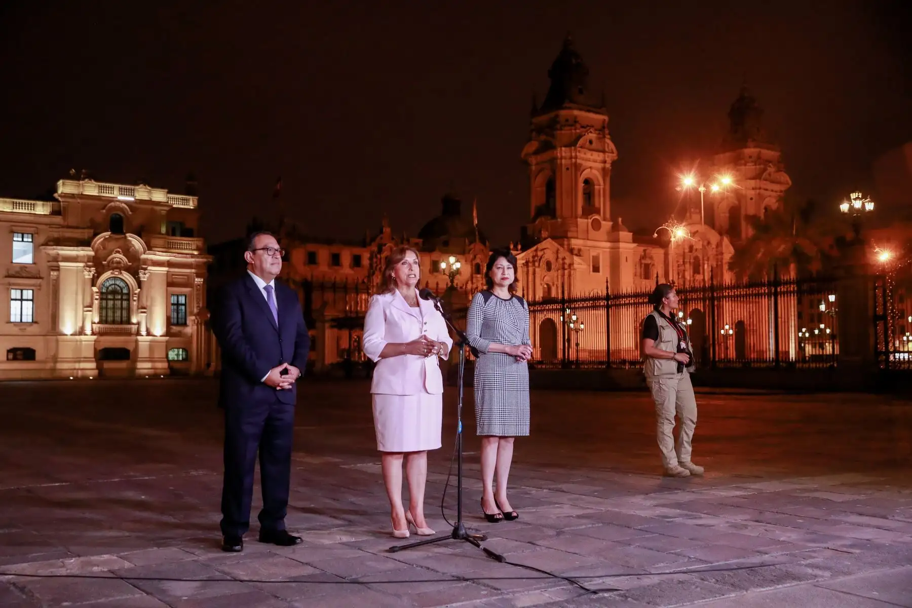 Presidenta Dina Boluarte brinda declaraciones a la prensa, desde Palacio de Gobierno

Foto: ANDINA/Prensa Presidencia