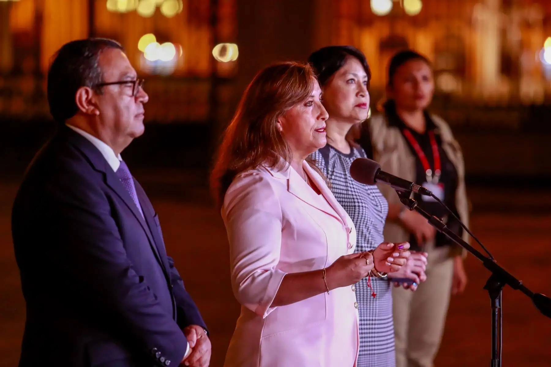 Presidenta Dina Boluarte brinda declaraciones a la prensa, desde Palacio de Gobierno

Foto: ANDINA/Prensa Presidencia