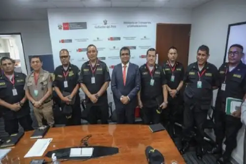 El viceministro de Transportes, Alberto Ñecco, y el director general de Tránsito, Transporte y Seguridad Vial de la Policía Nacional, Nilton Santos, y sus equipos técnicos desarrollaron una agenda de trabajo multisectorial sobre el transporte vial.