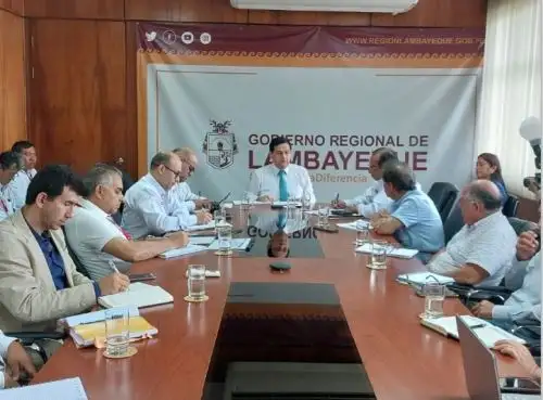 Ministerio de Vivienda impulsa un pacto por el agua para optimizar los servicios.