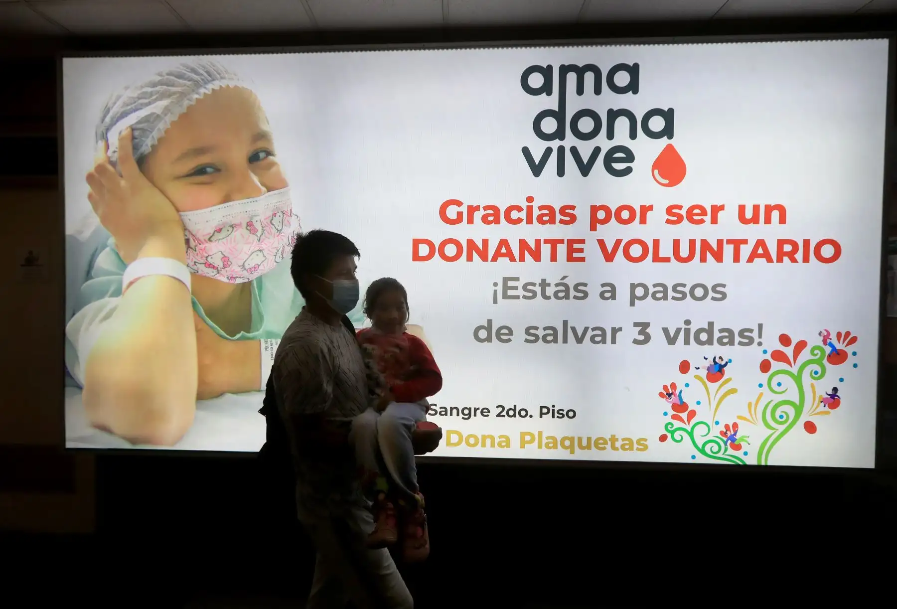 Ministro de Defensa, Jorge Chávez, junto a personal de las fuerzas armadas participó de la Campaña “Aliados por un sueño” en el Hospital del Niño de San Borja, en el marco del día mundial de la lucha contra el cáncer.
Foto: ANDINA/Mindef