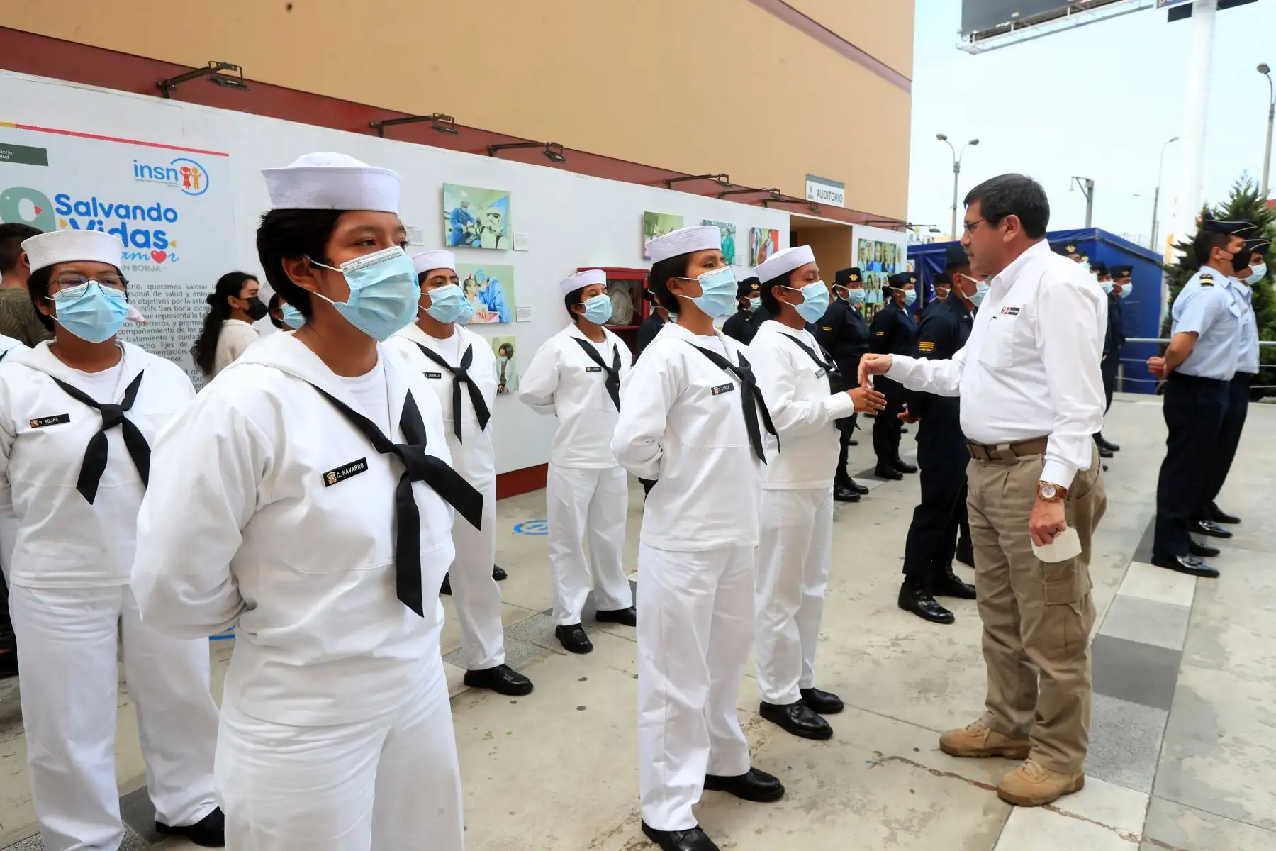 El Ministro de Defensa, Jorge Chávez, junto a personal de las fuerzas armadas participó de la Campaña “Aliados por un sueño” en el Hospital del Niño de San Borja, en el marco del día mundial de la lucha contra el cáncer.
Foto: ANDINA/Mindef