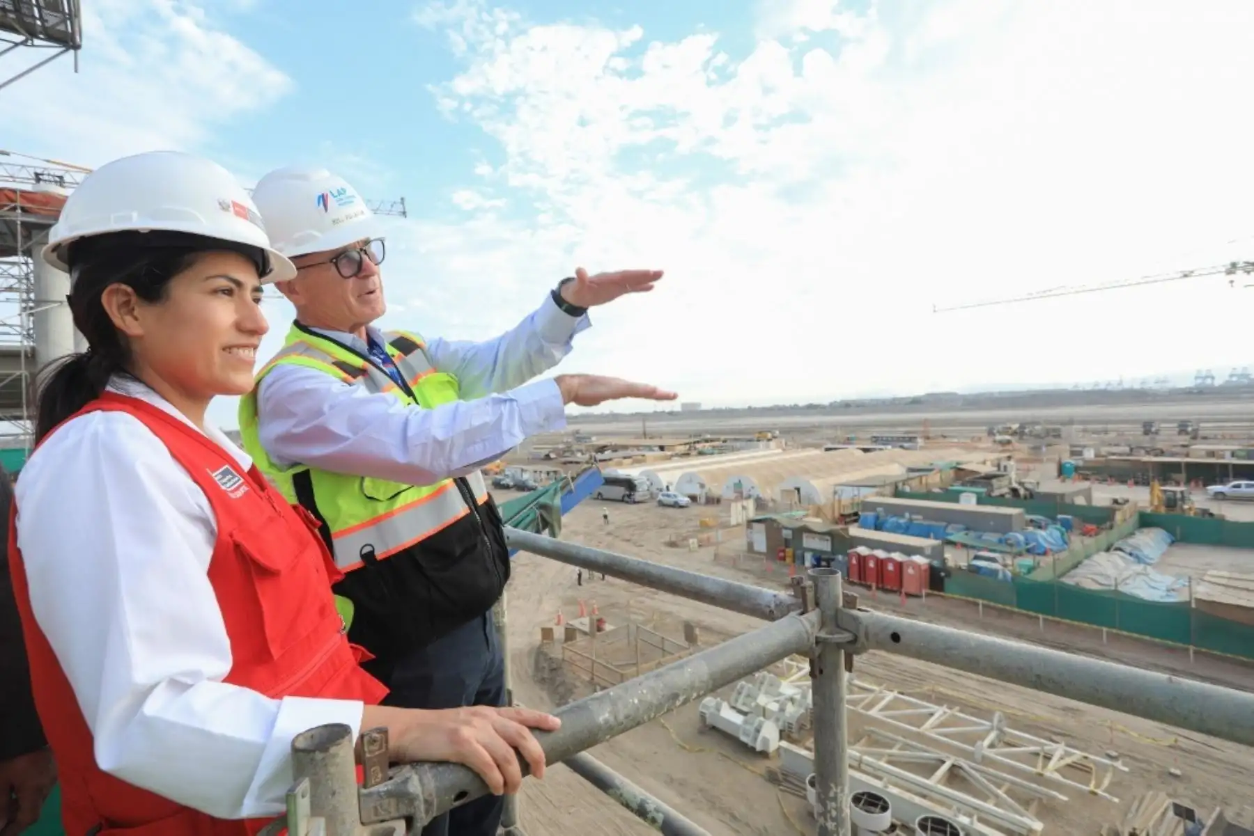 Ministra de Transportes y Comunicaciones, Paola Lazarte, inspecciona la ampliación del Aeropuerto Internacional Jorge Chávez. Foto: Cortesía.