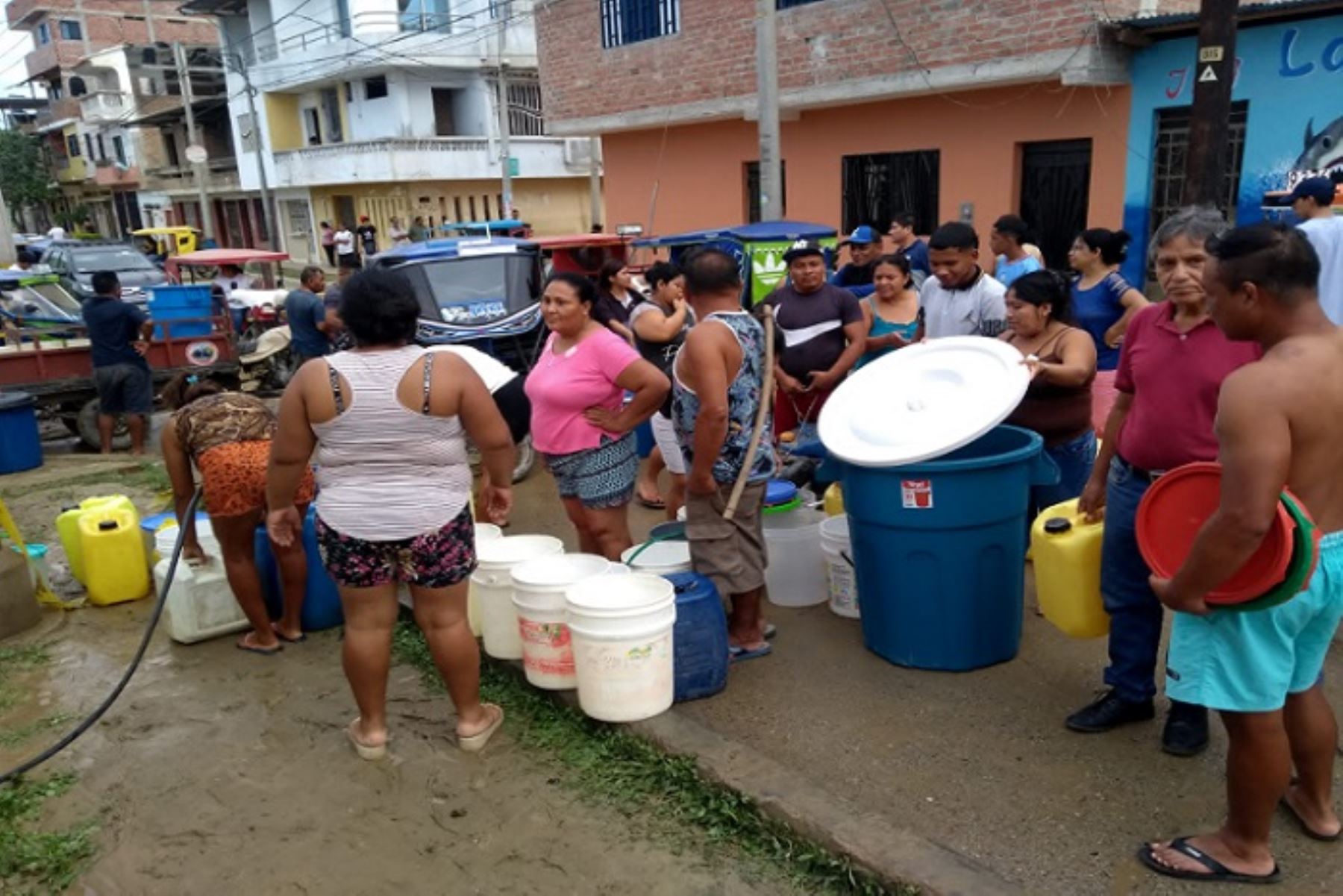 Los barrios, desde José Jiménez hasta el Bellavista y otros sectores, se vieron afectados con la falta de agua.