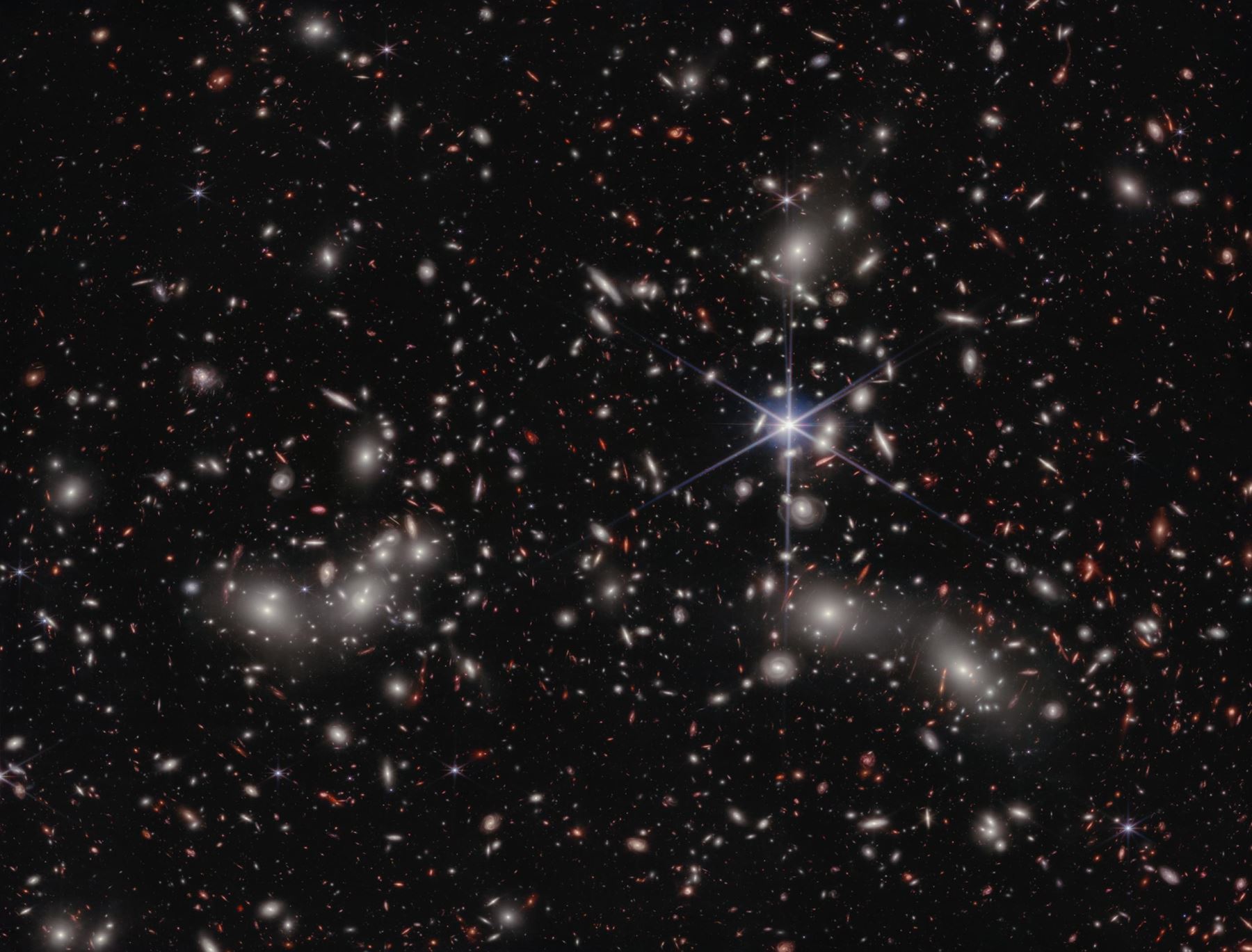 Los astrónomos estiman que unas 50.000 fuentes de luz en el infrarrojo cercano están representadas en esta imagen del telescopio espacial James Webb de la NASA. Imagen: NASA, ESA, CSA, I. Labbe (Universidad Tecnológica de Swinburne) y R. Bezanson (Universidad de Pittsburgh). Procesamiento de imágenes: Alyssa Pagan (STScI)